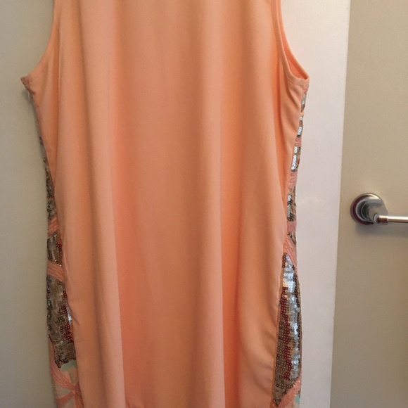 Gorgeous Peach sequinned party dress - Picture 6 of 12